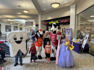 Karens Hallmark Shop, Tooth Fairy Team Up to Promote Healthy Living